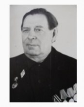 Ветеран войны и преподаватель Ветеран войны и преподаватель