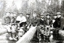 Начало 60-х годов ХХ века Бригада строителей п. Октябрьский... Четвертый справа Веприков Геннадий Прокофьевич document