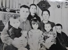 Богомолов Валентин Васильевич с семьей document