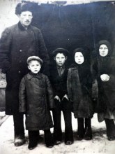 Бахтин А.Ф. с семьей 1932 год document