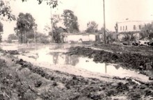 Улица в селе Новотроицкое Шабалинского района. Фото публиковалось в сообществе "Вятская деревня" old_photo