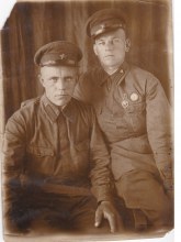 Самойлов В.Ф. (слева), июнь 1941 года, город Хабаровск