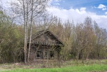 Кукмары. Заброшенный дом. Май 2025 г. Фото Е. Чудиновских photo