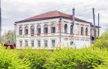 Петровское. Магазин. Май 2025 г. Фото Е. Чудиновских photo