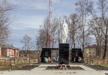 Стрижи. Памятник землякам, погибшим в Великой Отечественной войне 1941-1945 гг. Апрель 2025 г. Фото Е. Чудиновских photo