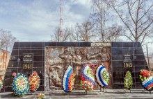 Стрижи. Памятник землякам, погибшим в Великой Отечественной войне 1941-1945 гг. Фрагмент. Апрель 2025 г. Фото Е. Чудиновских photo