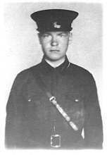 Лысцов И.П. родился в сентябре 1922г.,фото 1941г., сержант, командир отделения 75 ГАП 27 СД.